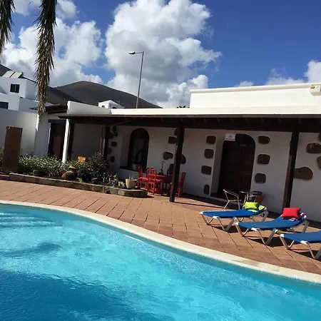 فيلة Lidia Lanzarote Mácher