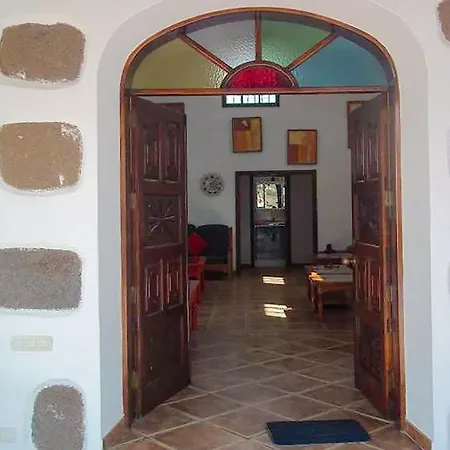 فيلة Lidia Lanzarote